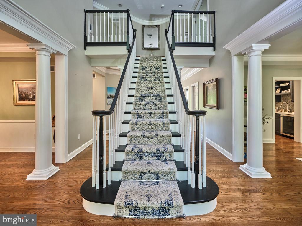 5765 VALLEY STREAM DRIVE