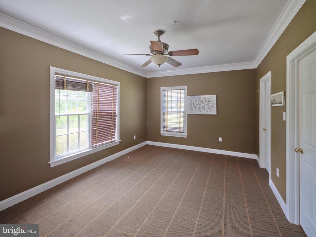 5765 VALLEY STREAM DRIVE