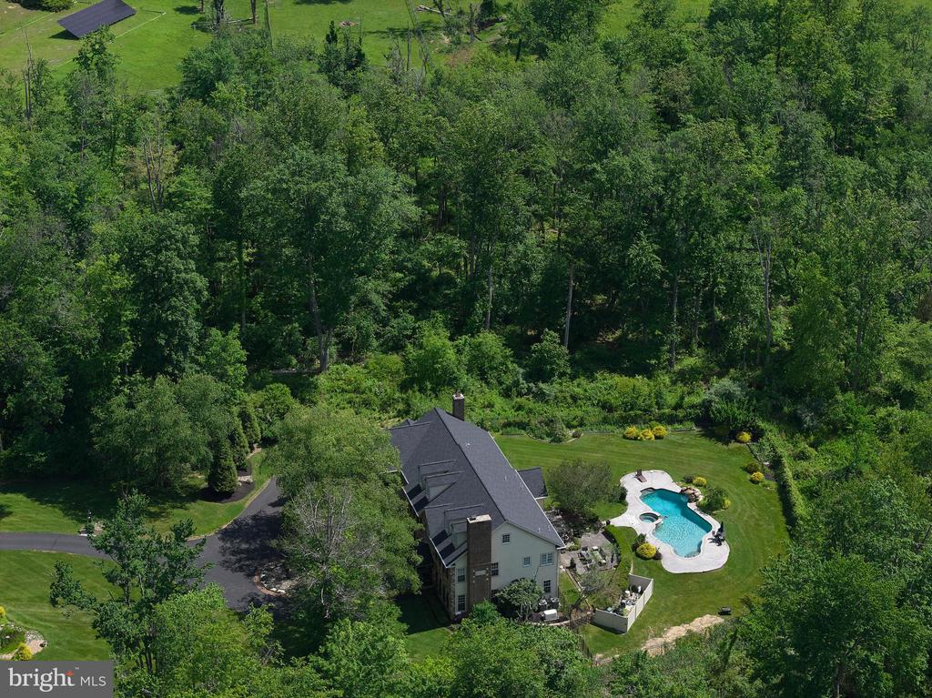 5765 VALLEY STREAM DRIVE