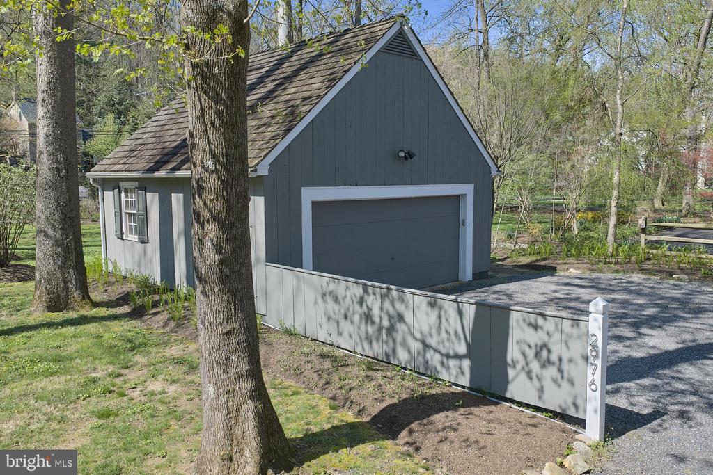 2976 RIVER ROAD