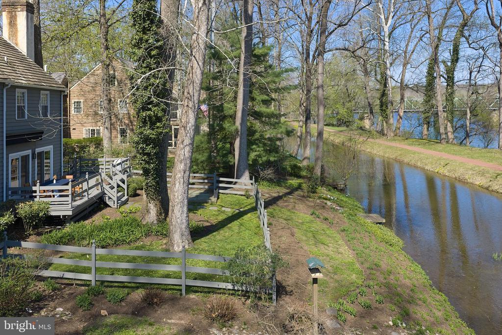 2976 RIVER ROAD