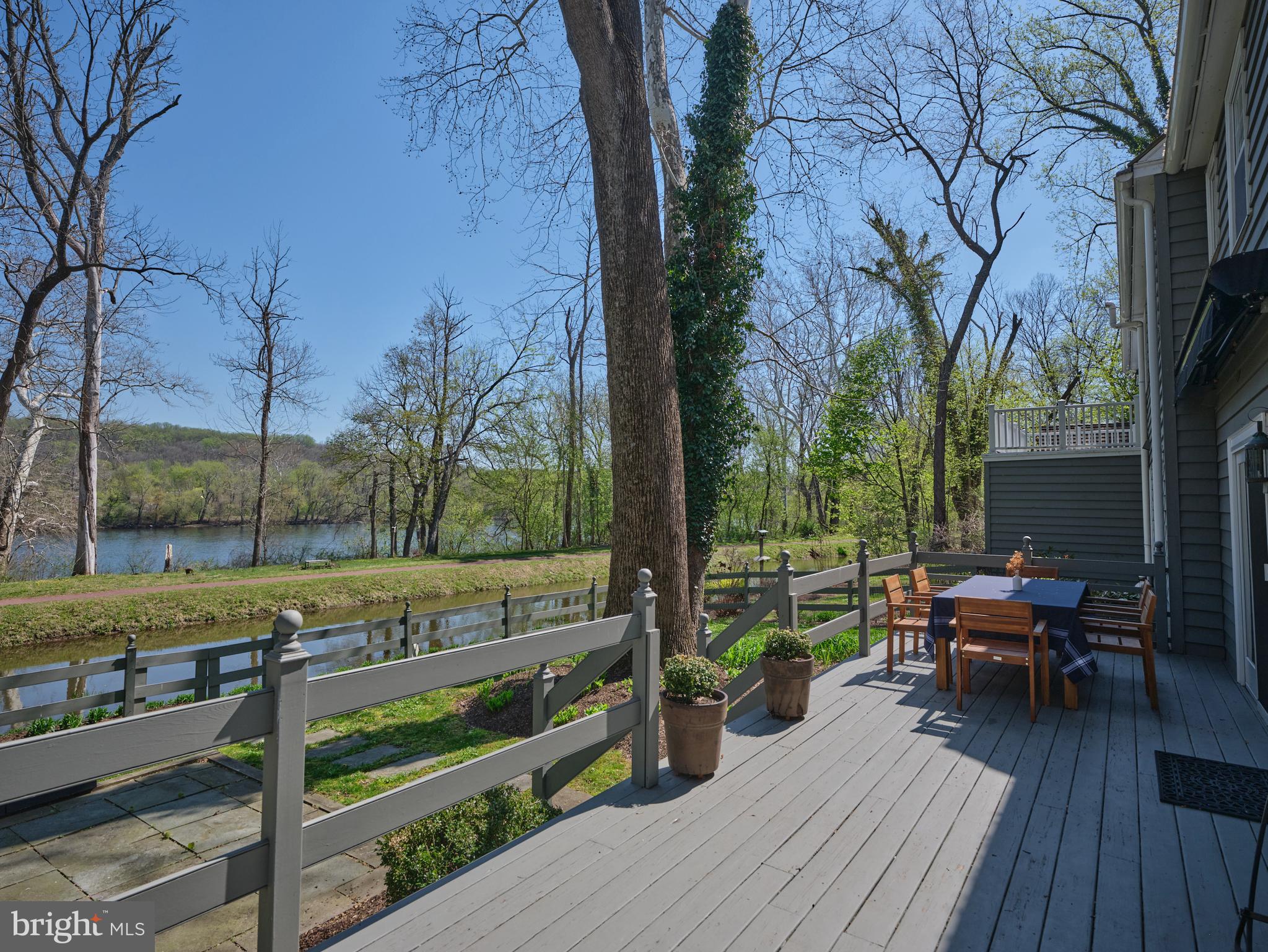 2976 RIVER ROAD