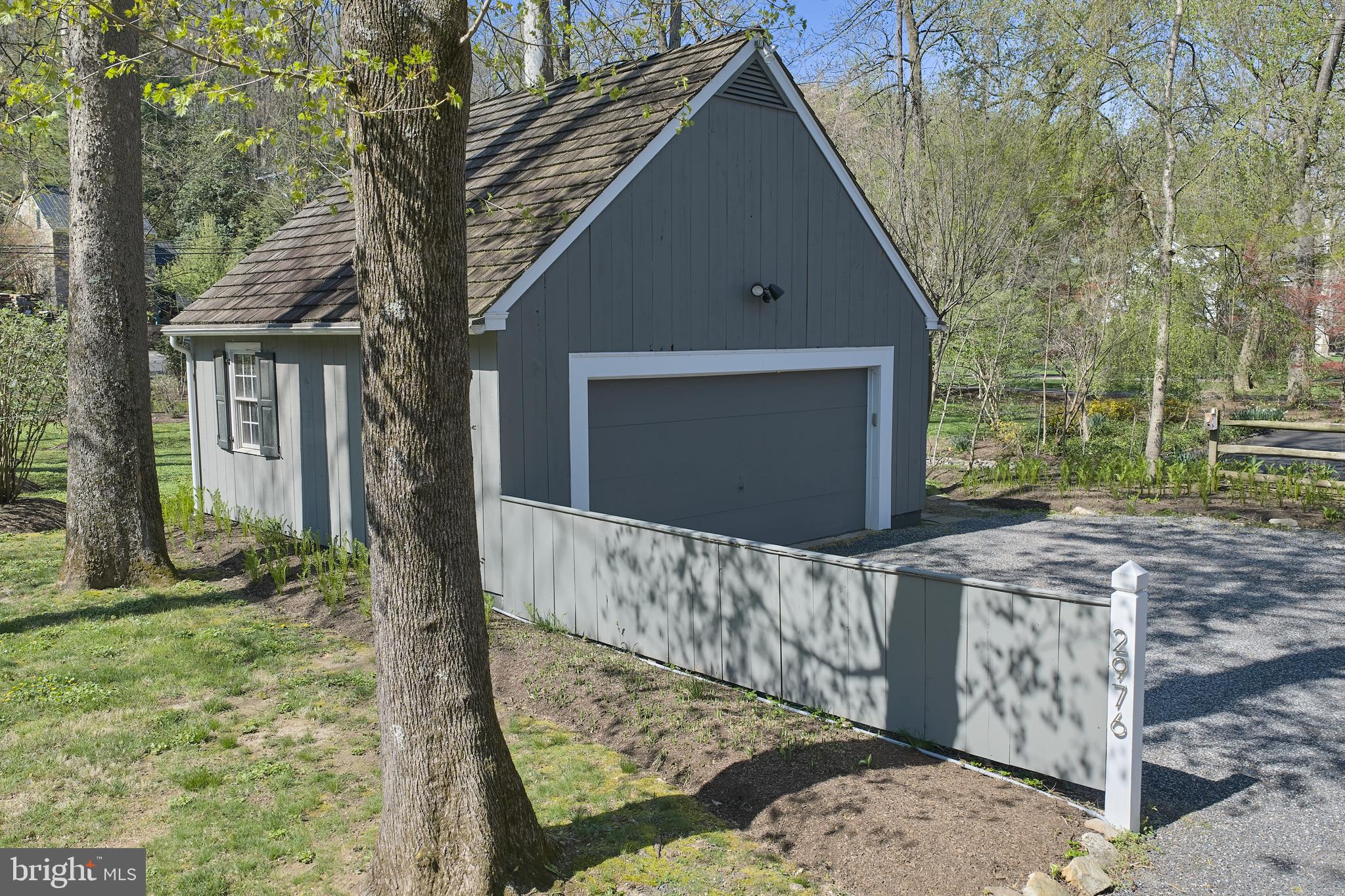 2976 RIVER ROAD