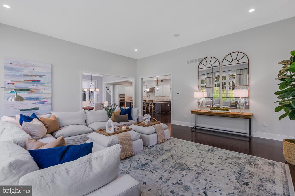 21 GOLDNEY DR