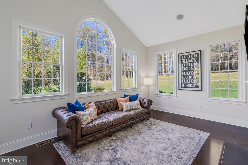 21 GOLDNEY DR