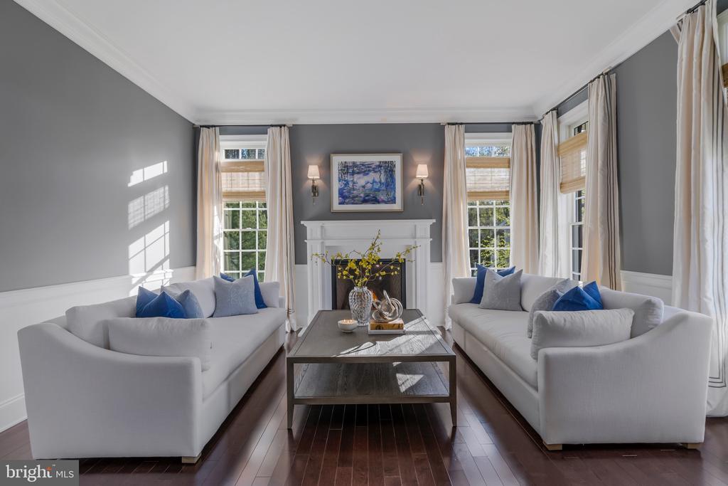 21 GOLDNEY DR
