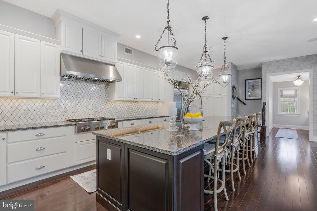21 GOLDNEY DR