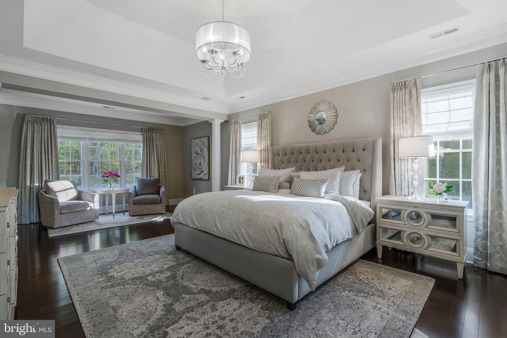21 GOLDNEY DR