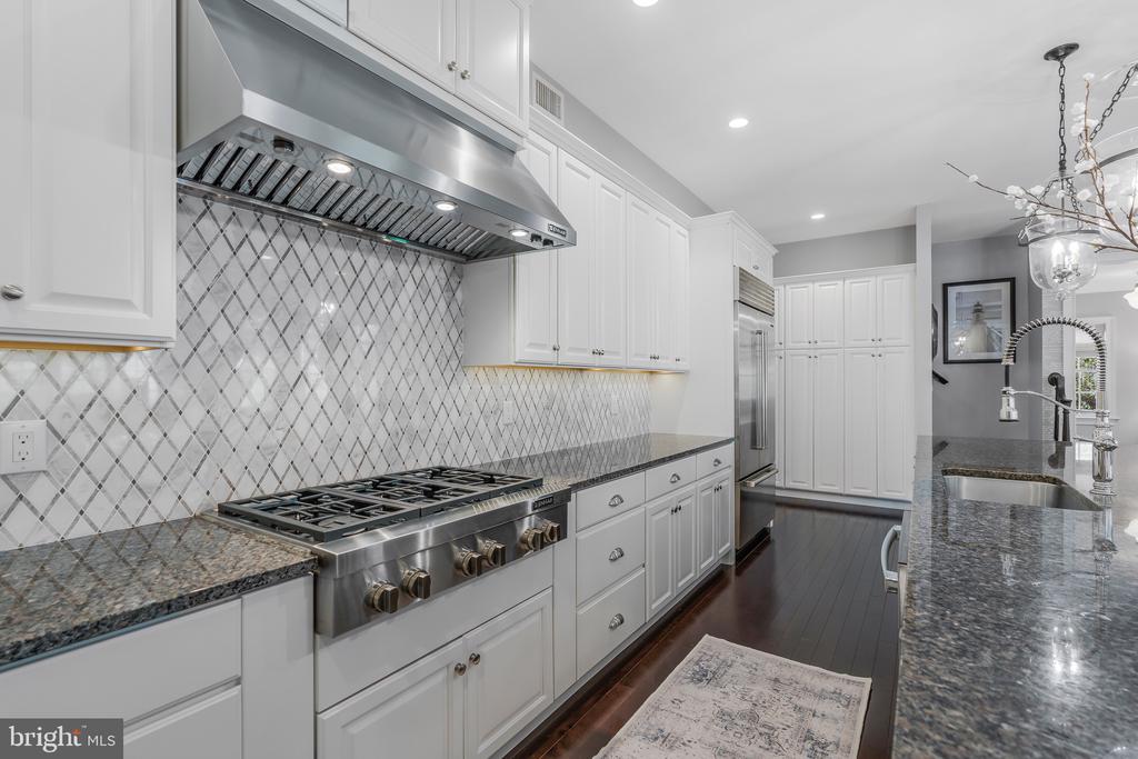 21 GOLDNEY DR
