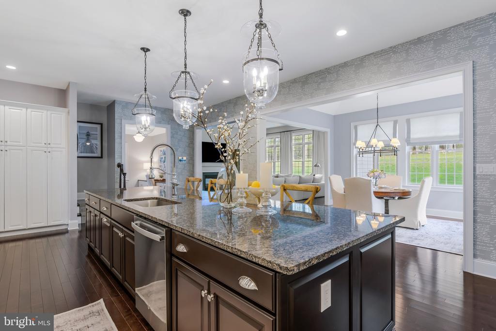 21 GOLDNEY DR