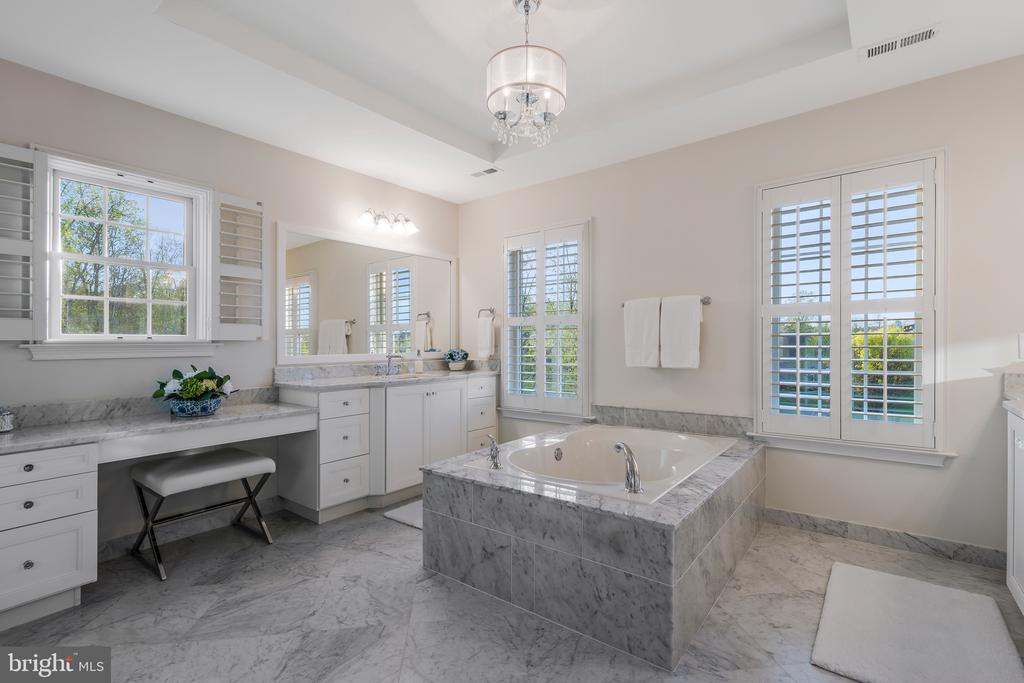 21 GOLDNEY DR