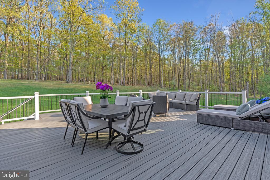 21 GOLDNEY DR