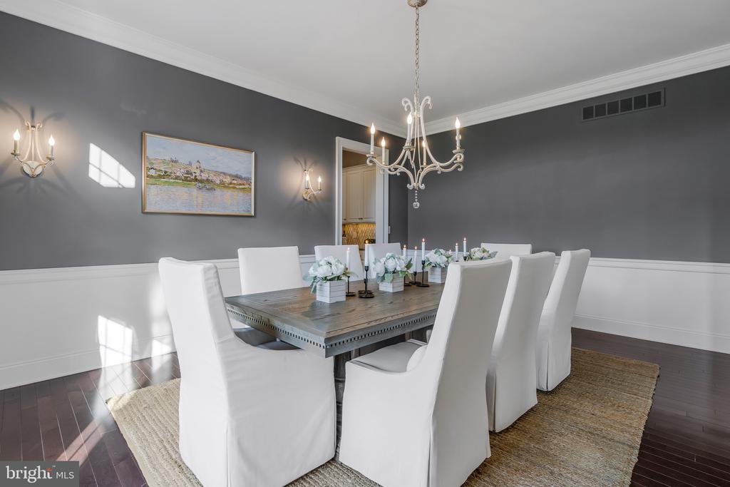 21 GOLDNEY DR