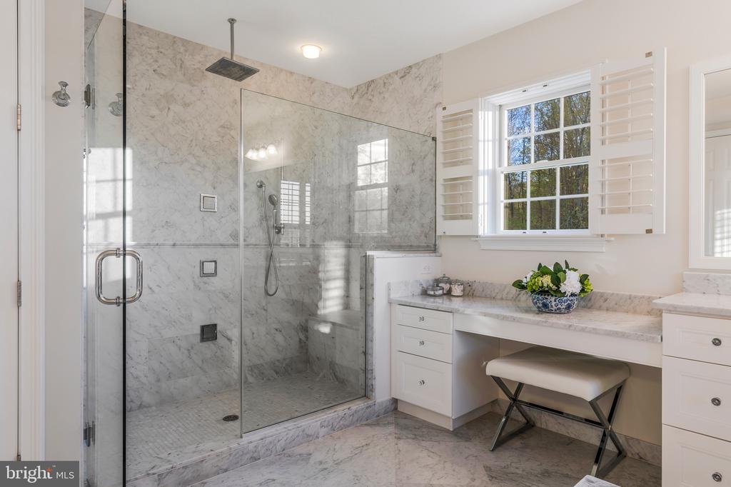 21 GOLDNEY DR