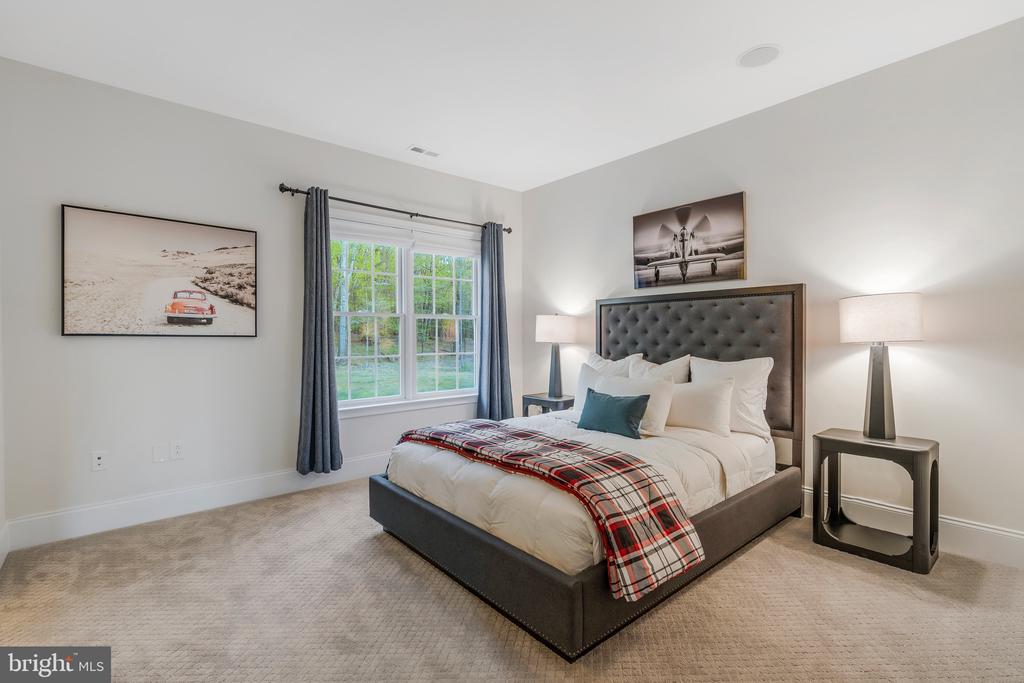 21 GOLDNEY DR