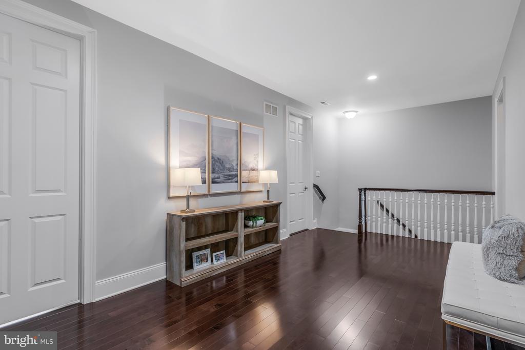 21 GOLDNEY DR
