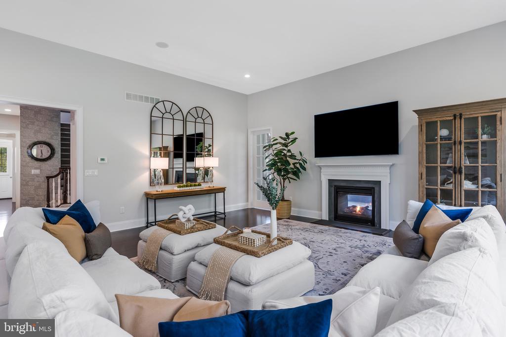 21 GOLDNEY DR