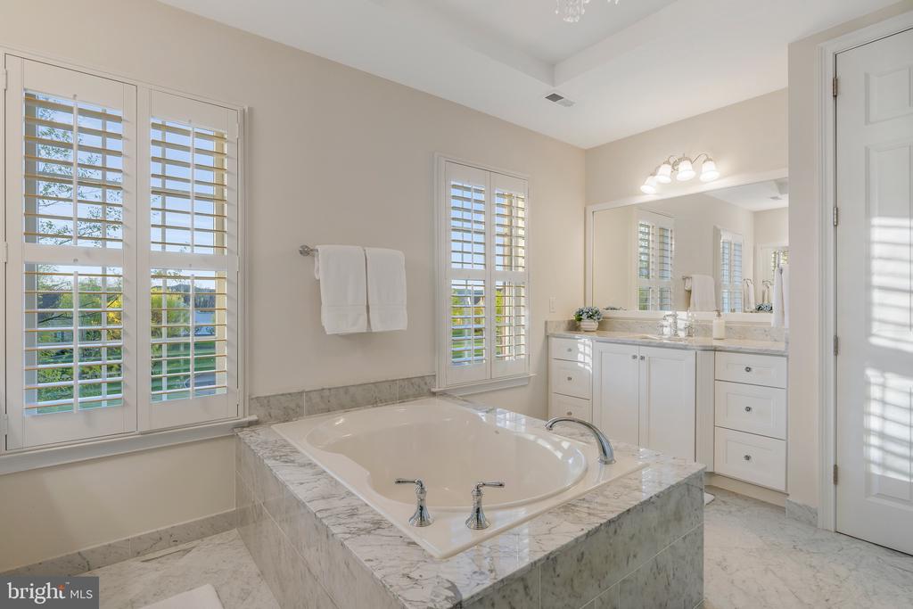 21 GOLDNEY DR