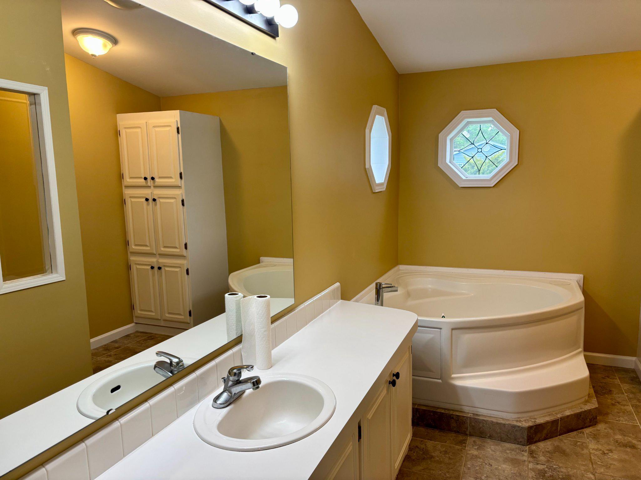 399 SPRING MEADOW CIRCLE CIRCLE