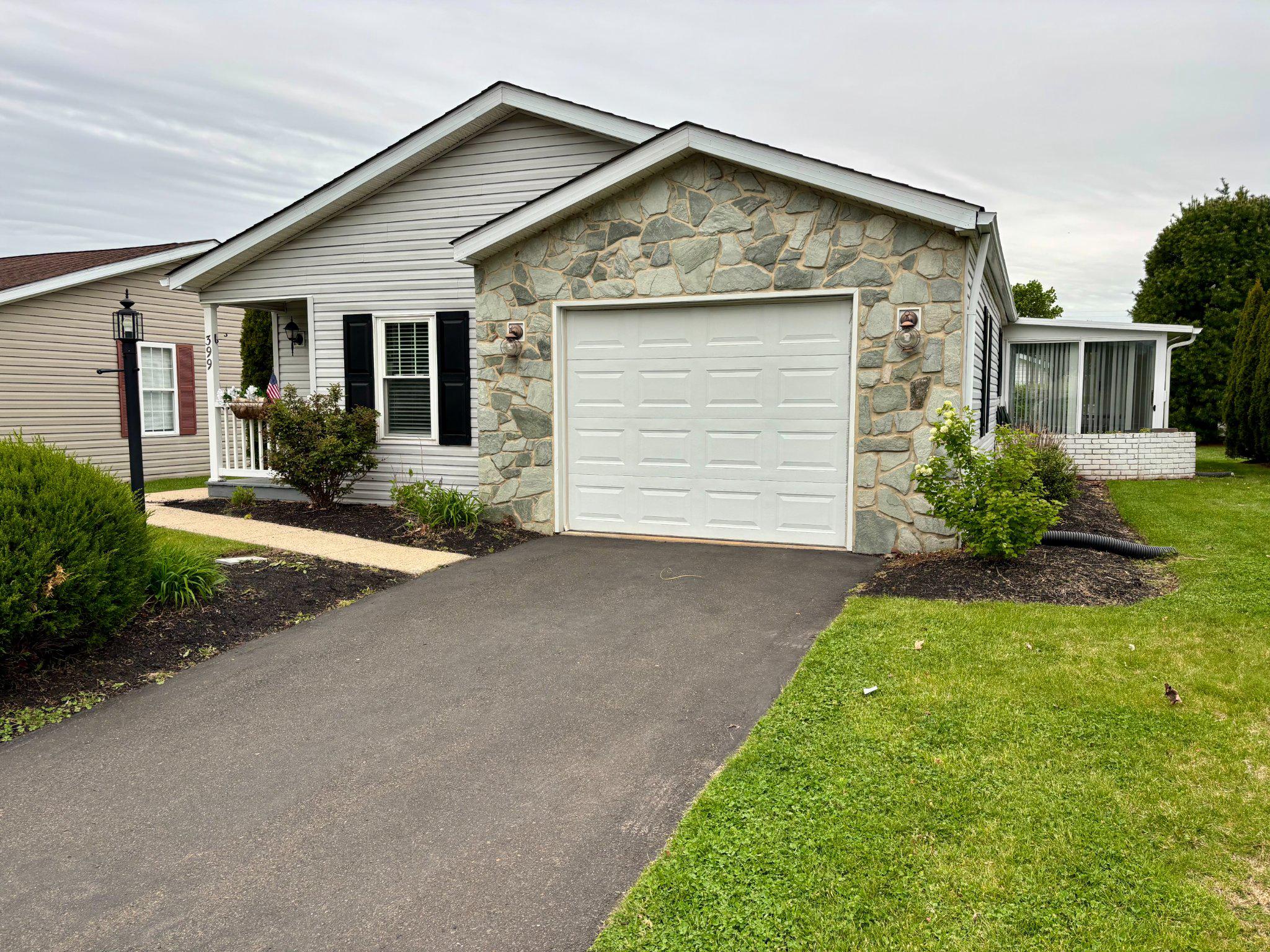 399 SPRING MEADOW CIRCLE CIRCLE
