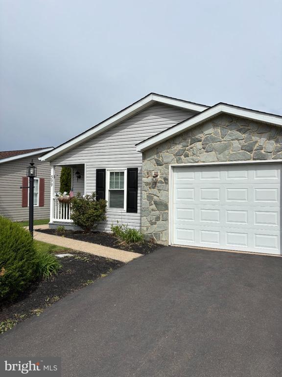 399 SPRING MEADOW CIRCLE CIRCLE