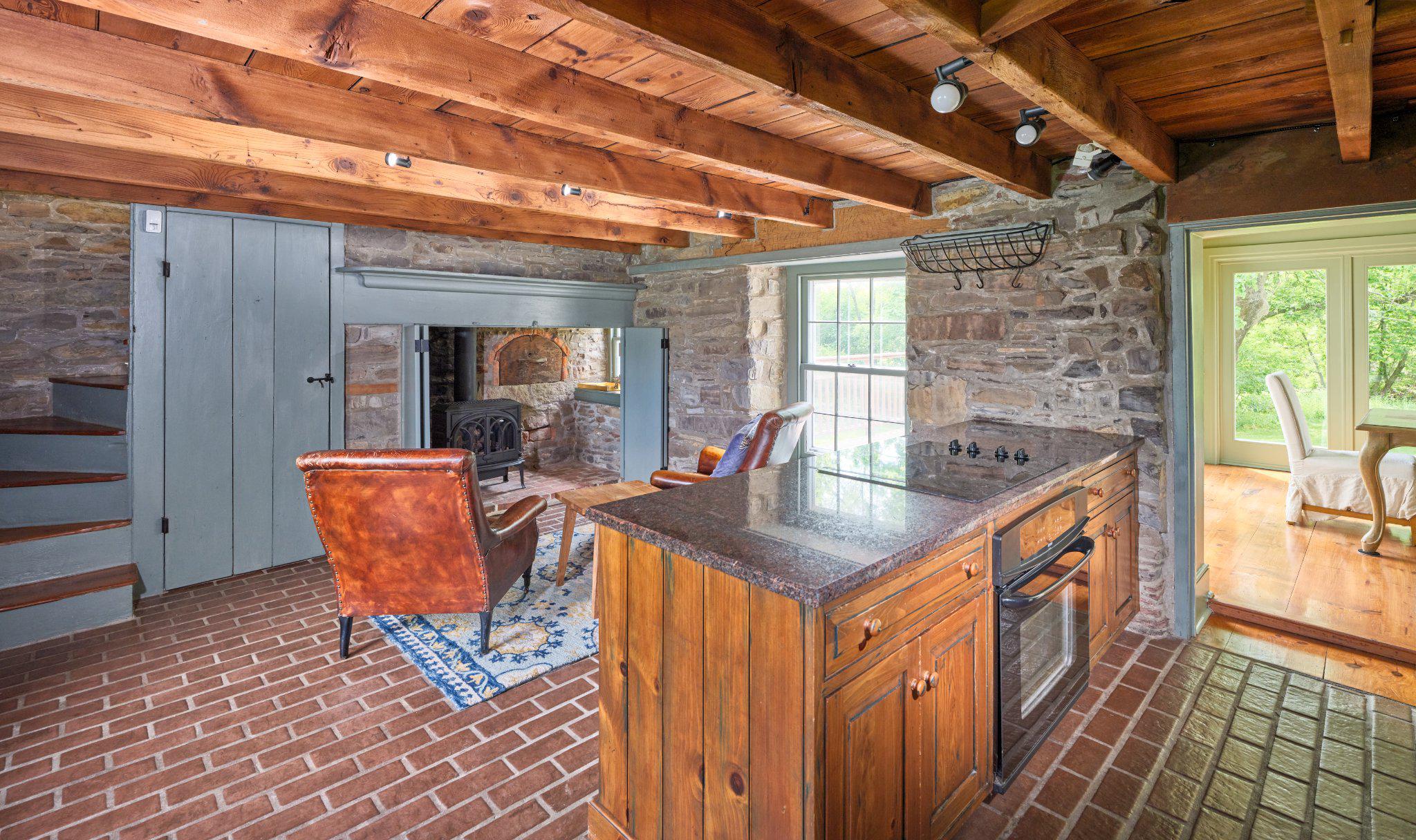 718 TELEGRAPH ROAD