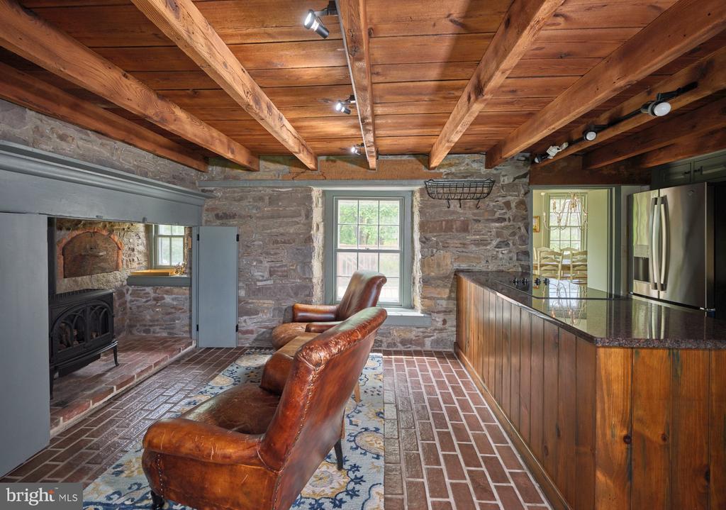 718 TELEGRAPH ROAD