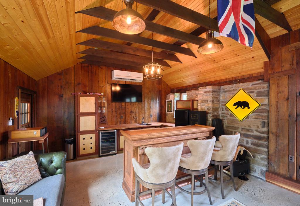 718 TELEGRAPH ROAD