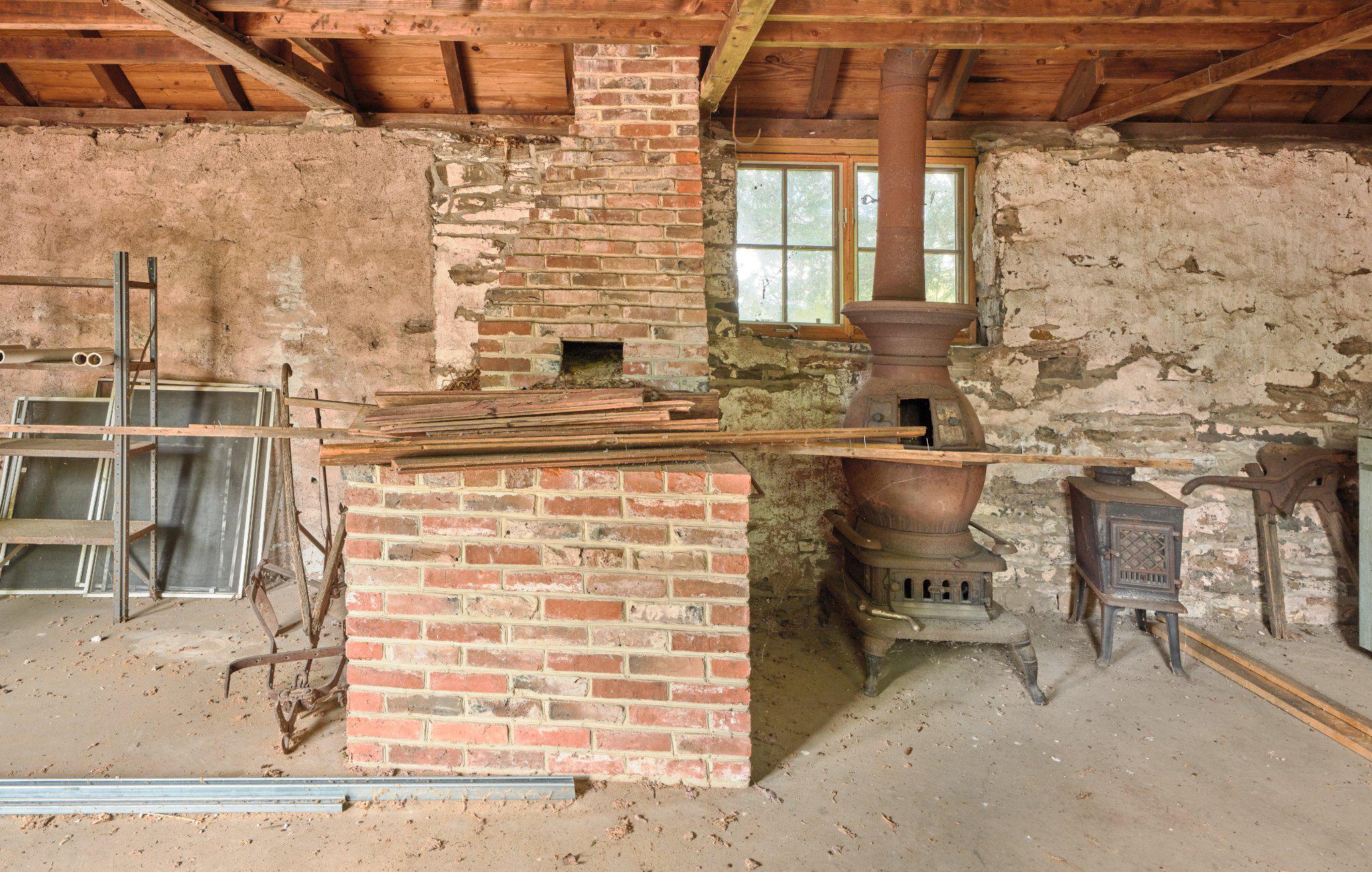718 TELEGRAPH ROAD