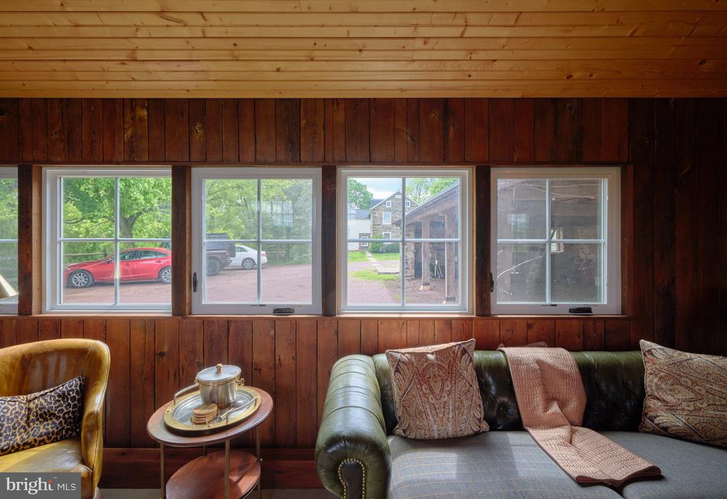 718 TELEGRAPH ROAD