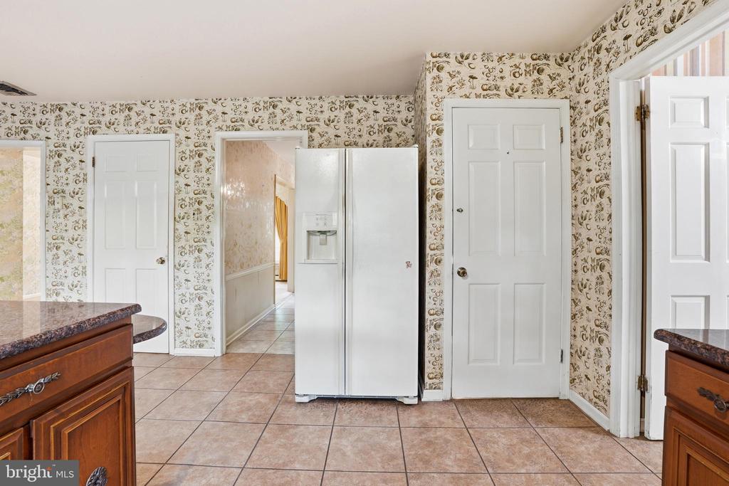3858 DOGWOOD LANE