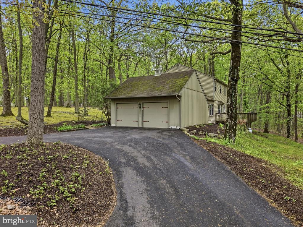 3858 DOGWOOD LANE