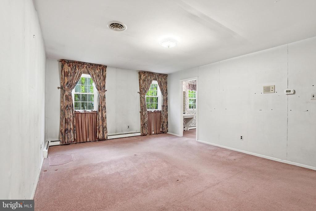 3858 DOGWOOD LANE