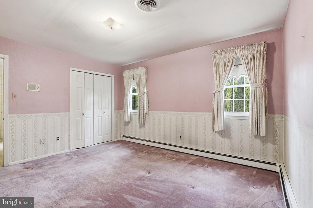 3858 DOGWOOD LANE