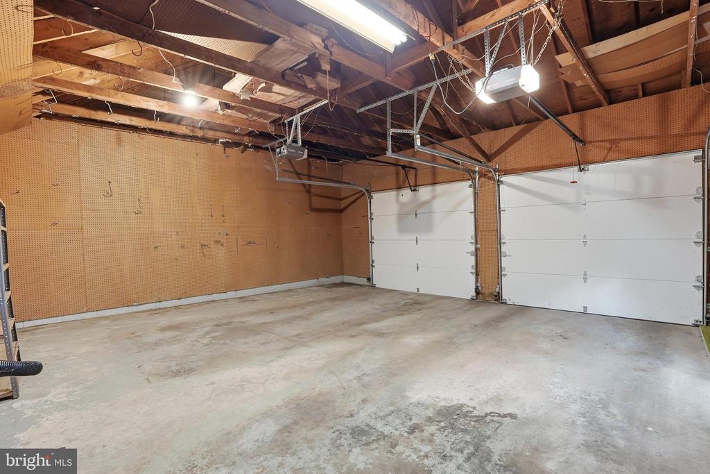 3858 DOGWOOD LANE