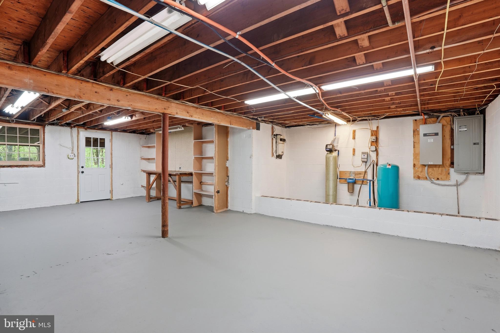 3858 DOGWOOD LANE