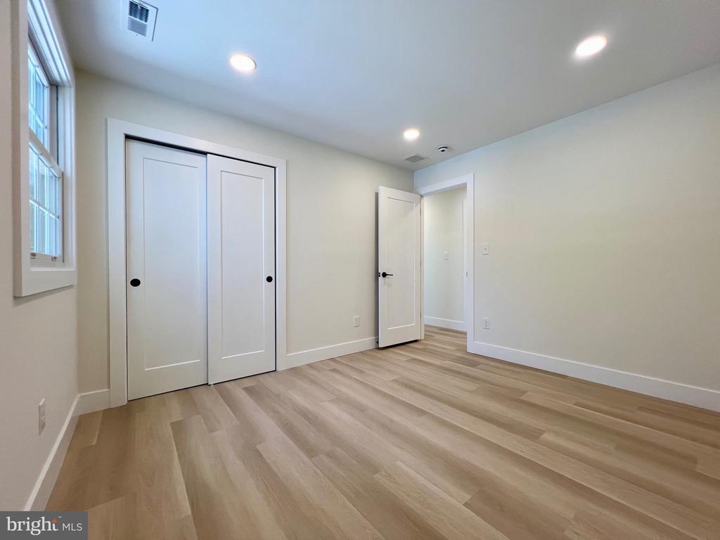 400 DEB LANE