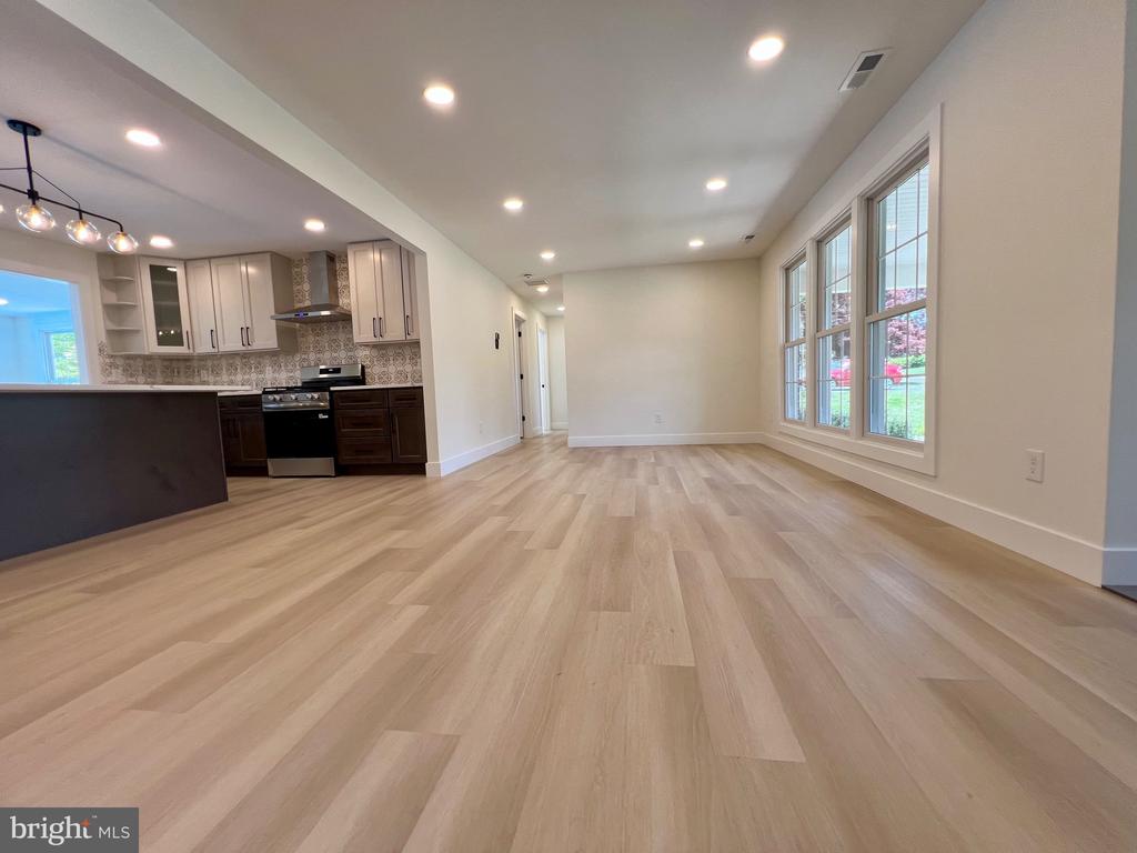 400 DEB LANE