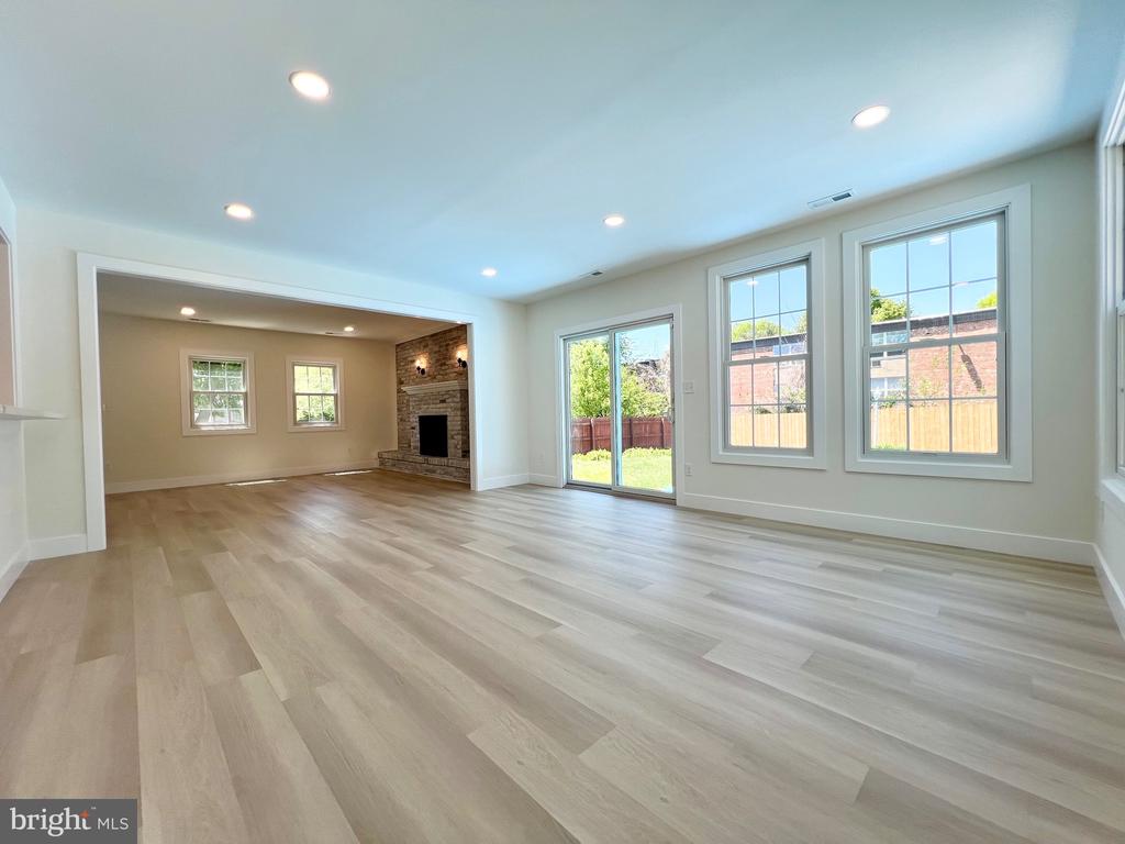 400 DEB LANE