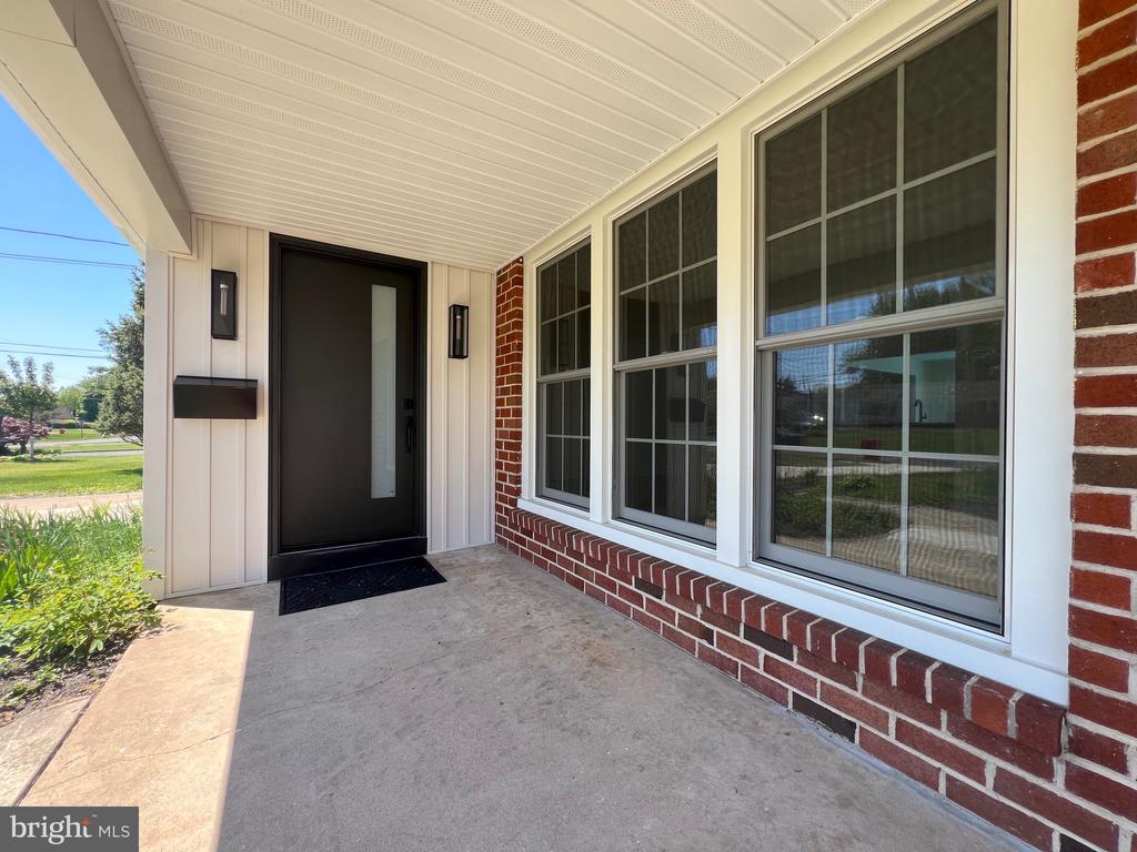 400 DEB LANE