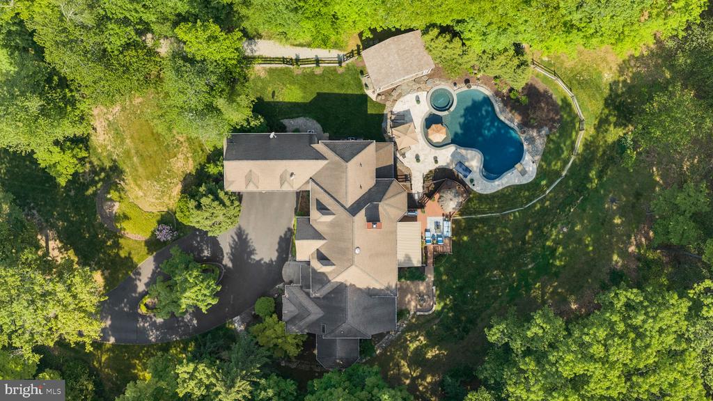 5 GLEN EAGLES DRIVE