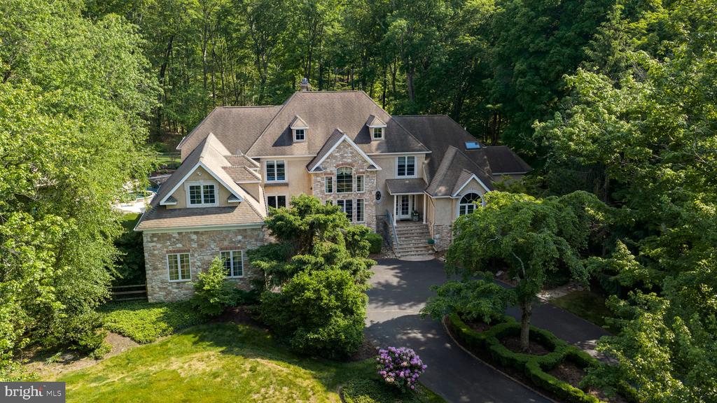 5 GLEN EAGLES DRIVE