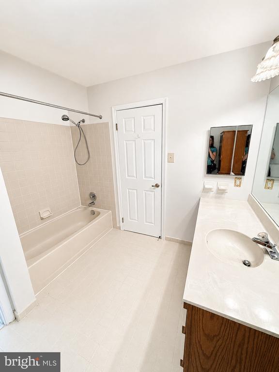 544 ATWOOD COURT