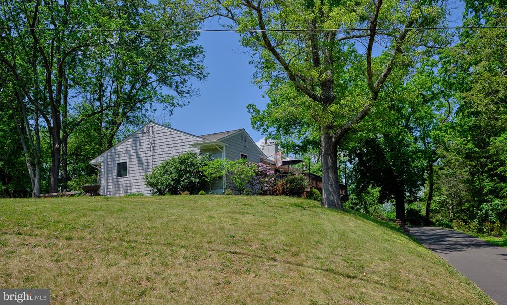 24 WALTON DRIVE