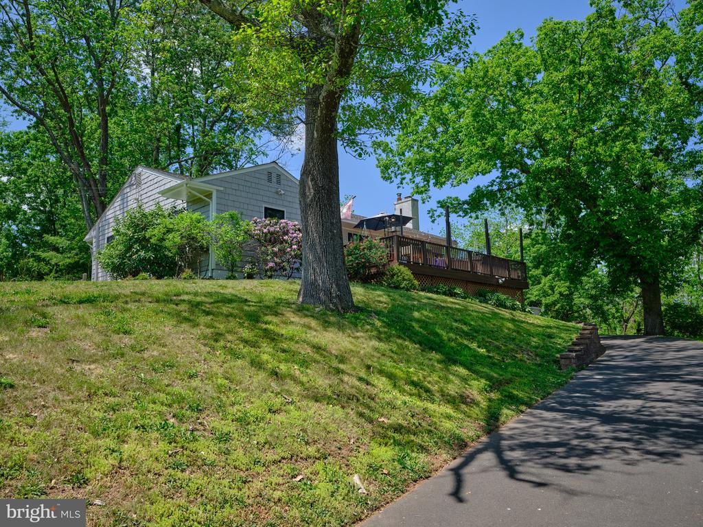 24 WALTON DRIVE