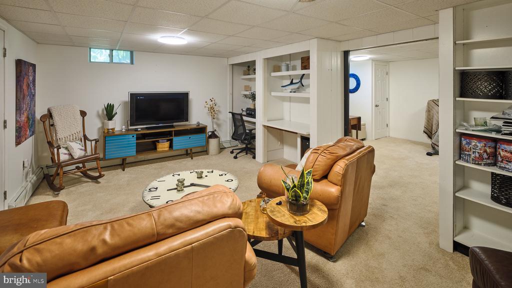 24 WALTON DRIVE