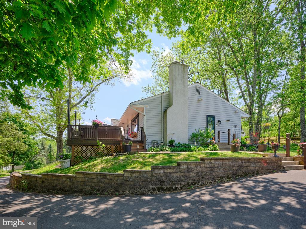 24 WALTON DRIVE