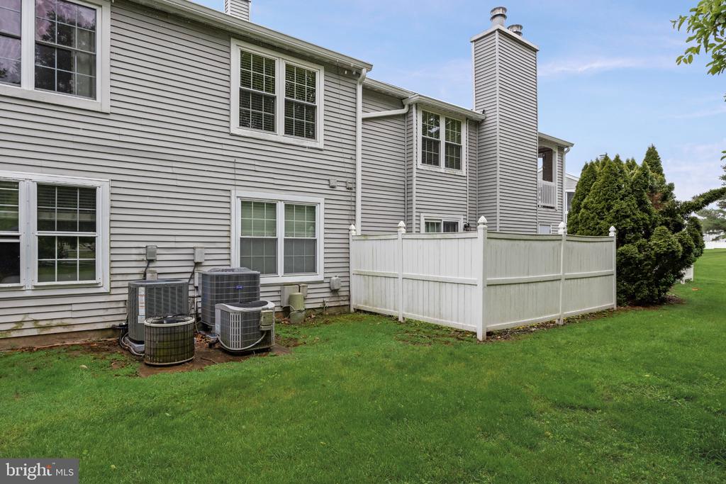 679 ROSE HOLLOW DRIVE