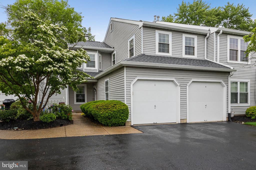 679 ROSE HOLLOW DRIVE