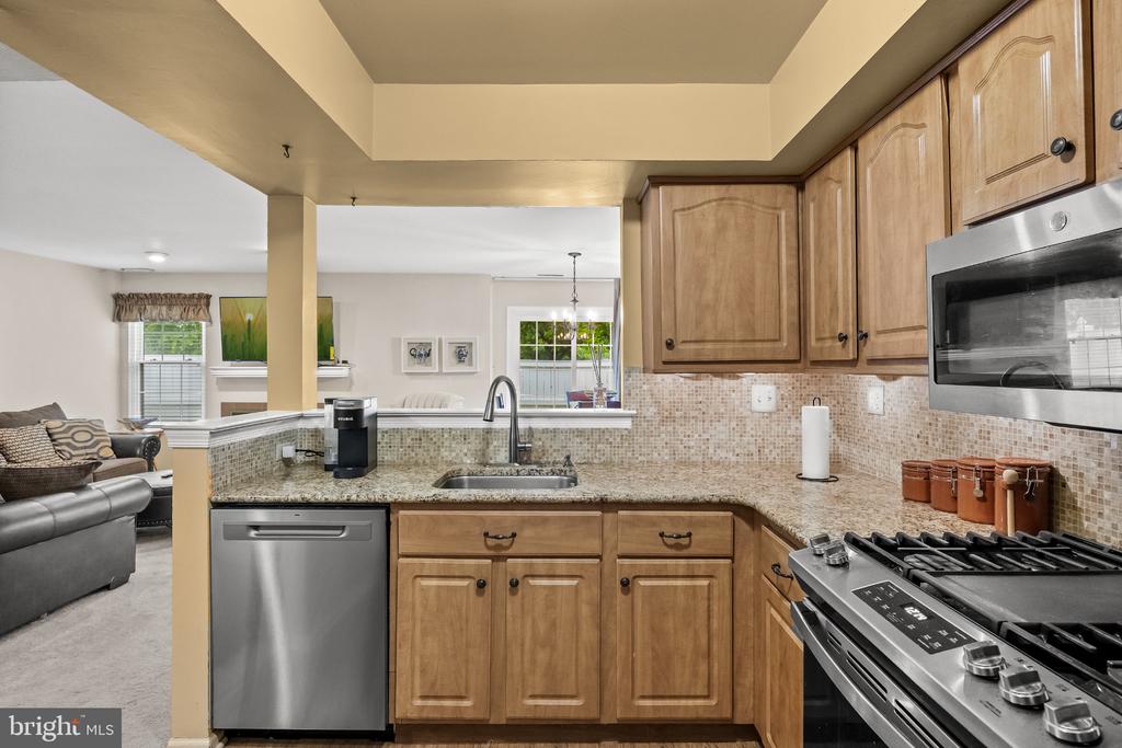 679 ROSE HOLLOW DRIVE